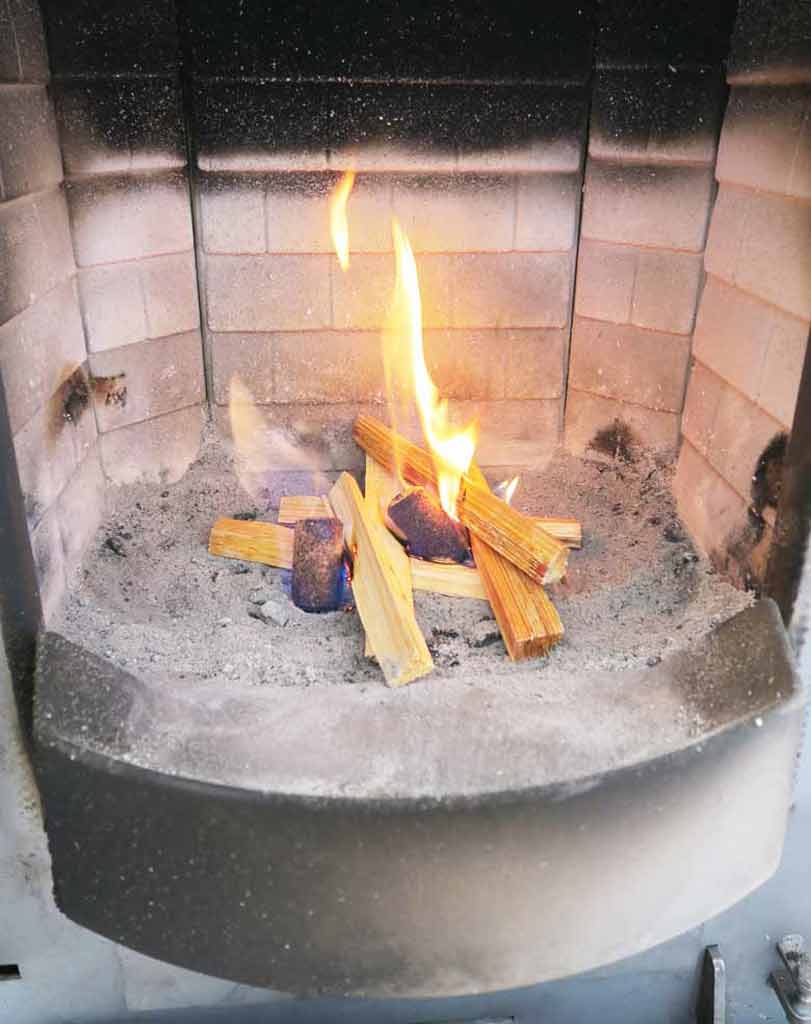 Allume-feu naturel avec des bouchons de liège - le feu du poêle